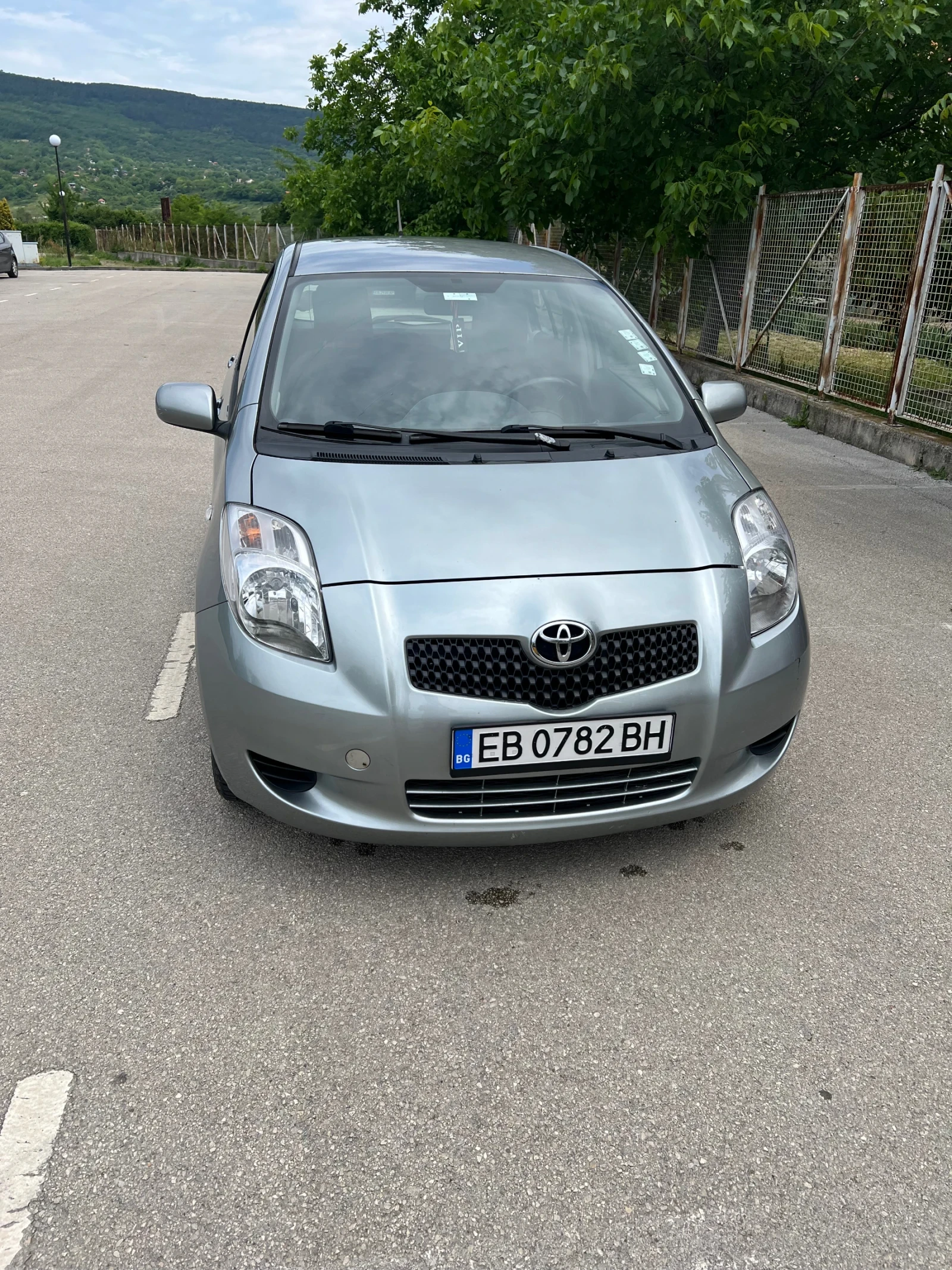 Toyota Yaris 1.4 D4D 90 кс автомат + зимни гуми, снимка 3 - Автомобили и джипове - 54737217