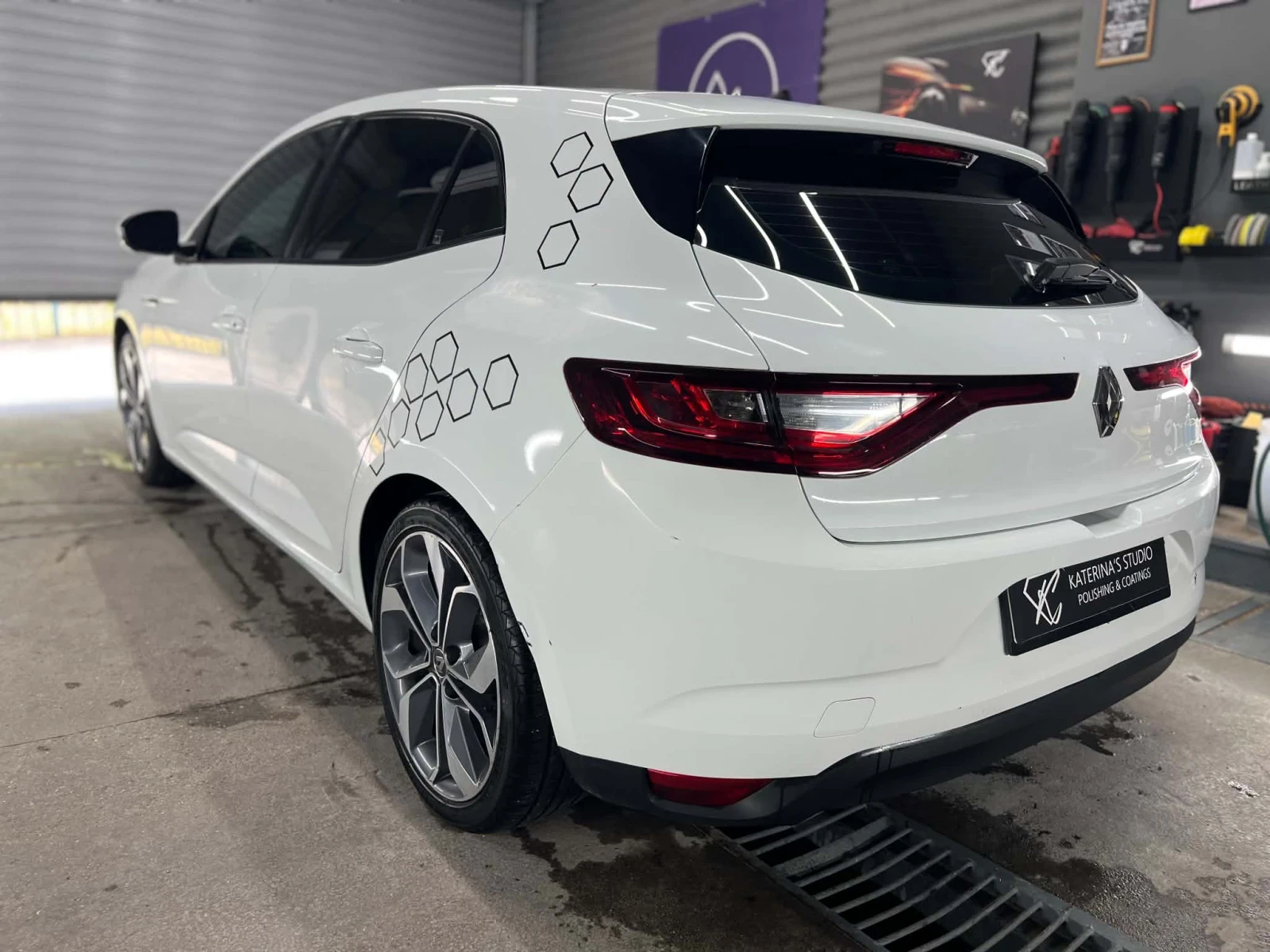 Renault Megane 1.6, снимка 5 - Автомобили и джипове - 54832122