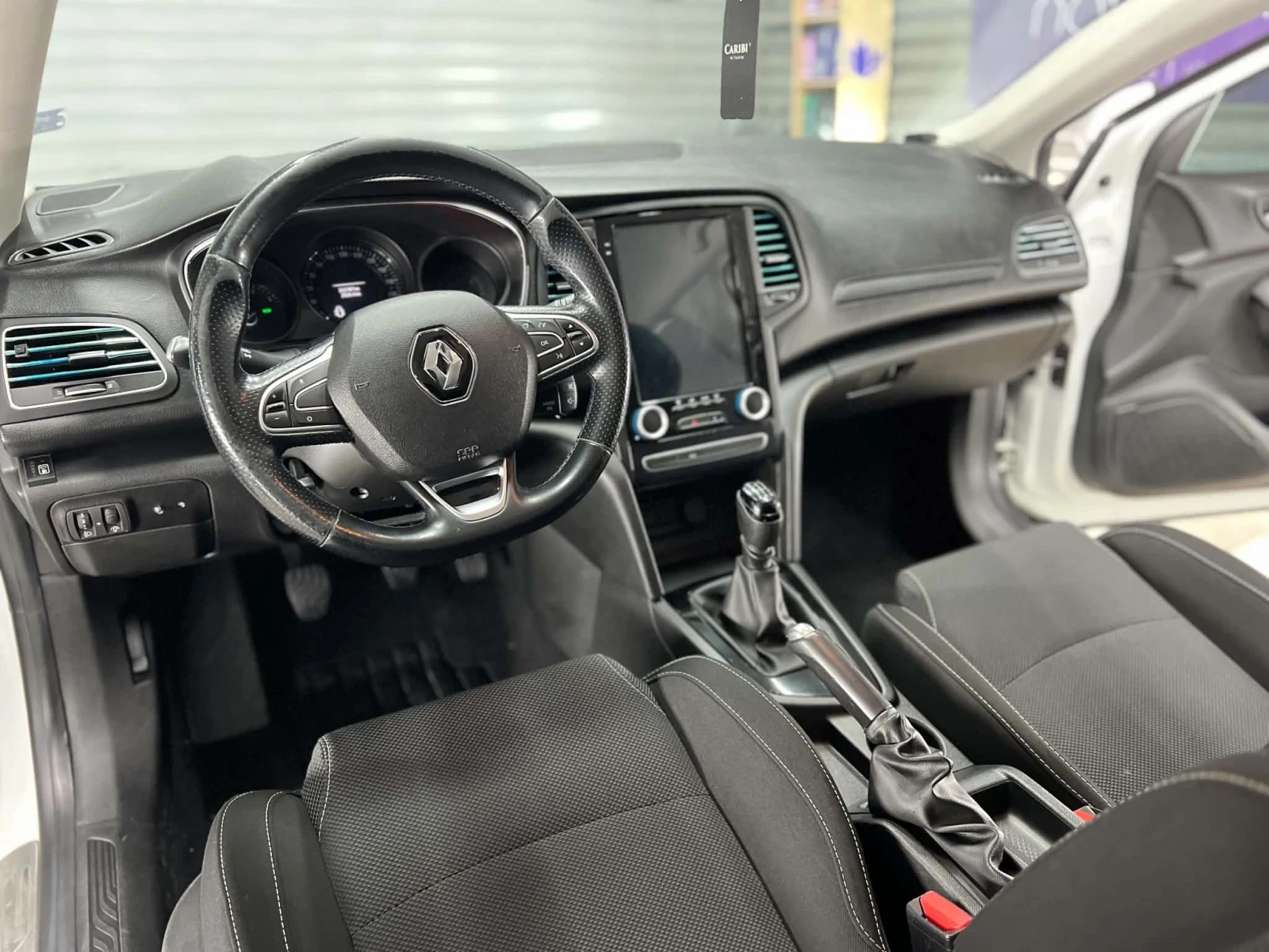Renault Megane 1.6, снимка 10 - Автомобили и джипове - 54832122