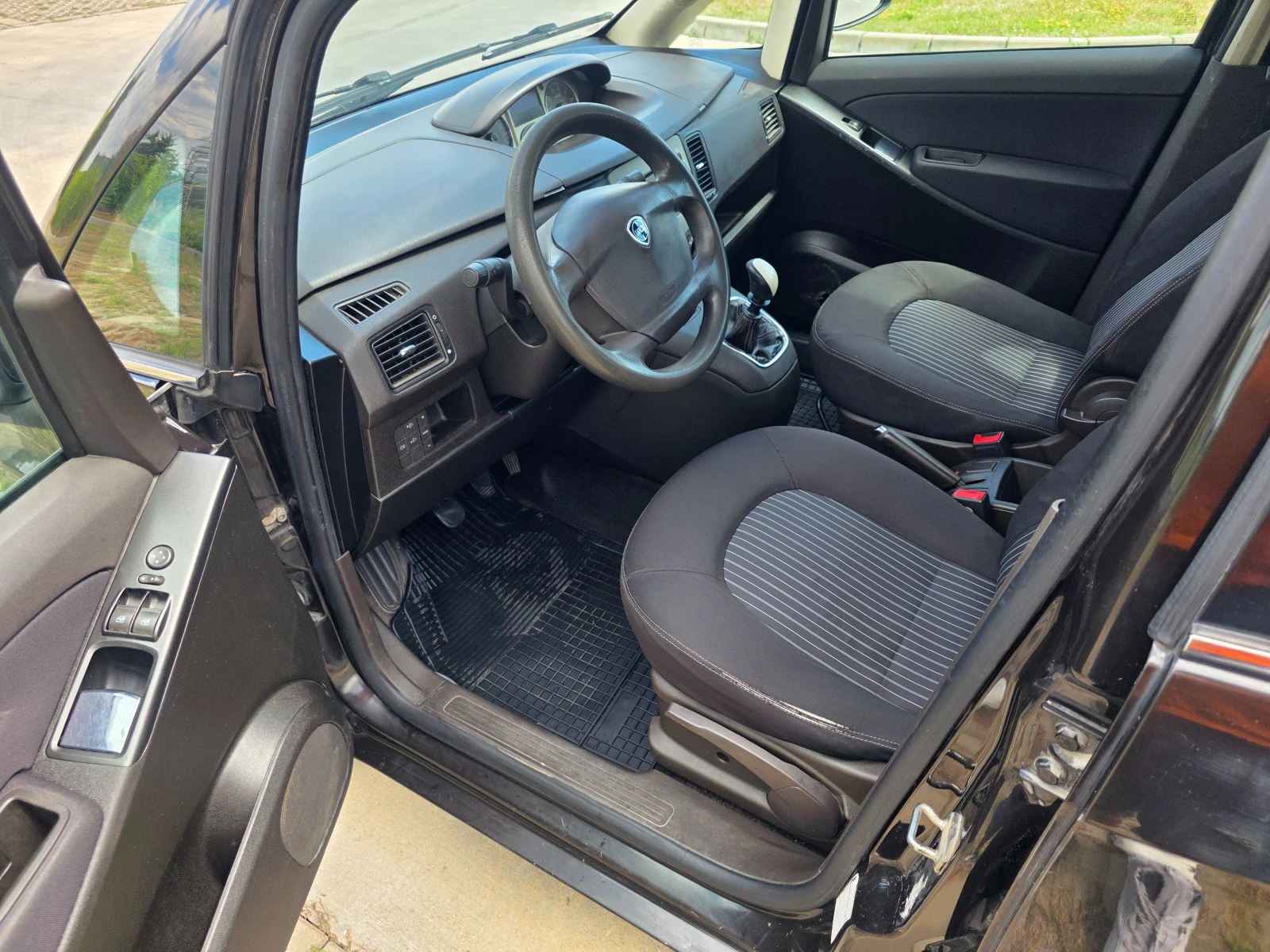 Lancia Musa 1.4i Facelift, снимка 10 - Автомобили и джипове - 55036831