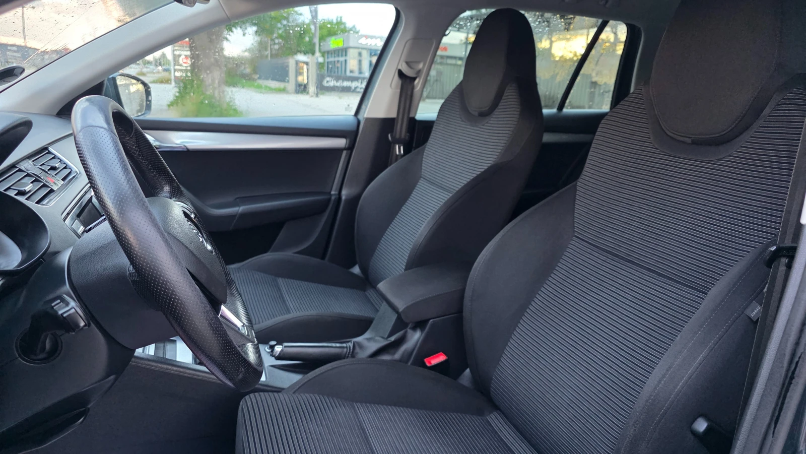 Skoda Octavia KATO ЧИСТО НОВА, снимка 7 - Автомобили и джипове - 55053559