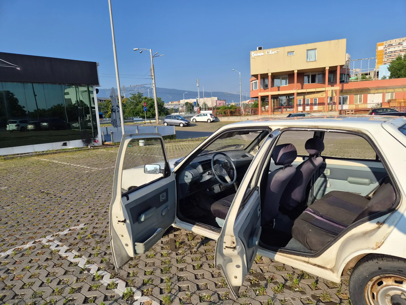 Peugeot 205, снимка 8 - Автомобили и джипове - 55316301