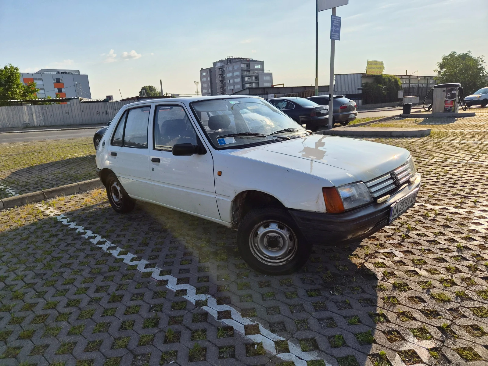 Peugeot 205, снимка 2 - Автомобили и джипове - 55316301