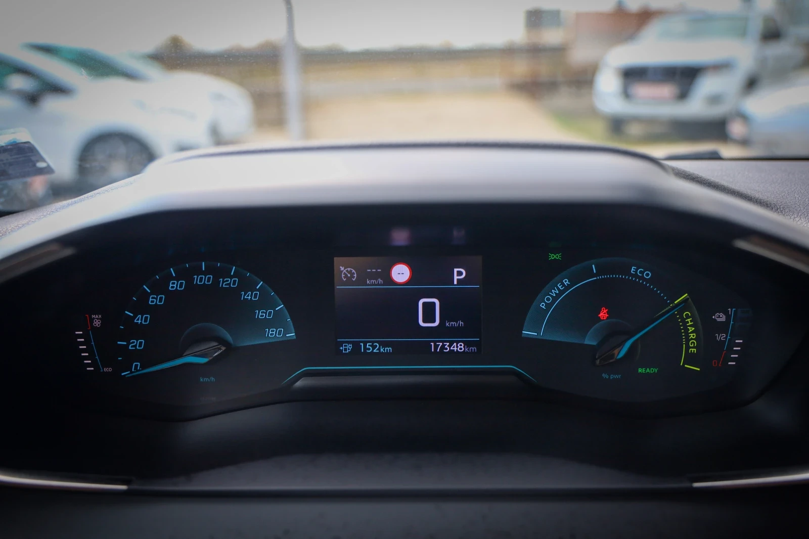 Peugeot 208 17000км 51kW= 320км ЛИЗИНГ, снимка 11 - Автомобили и джипове - 55704686