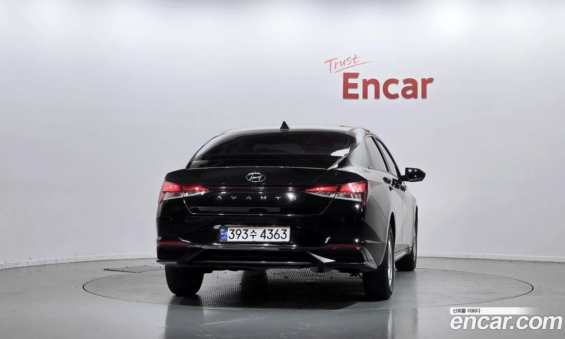 Hyundai Elantra 1.6 Modern, снимка 4 - Автомобили и джипове - 56155791