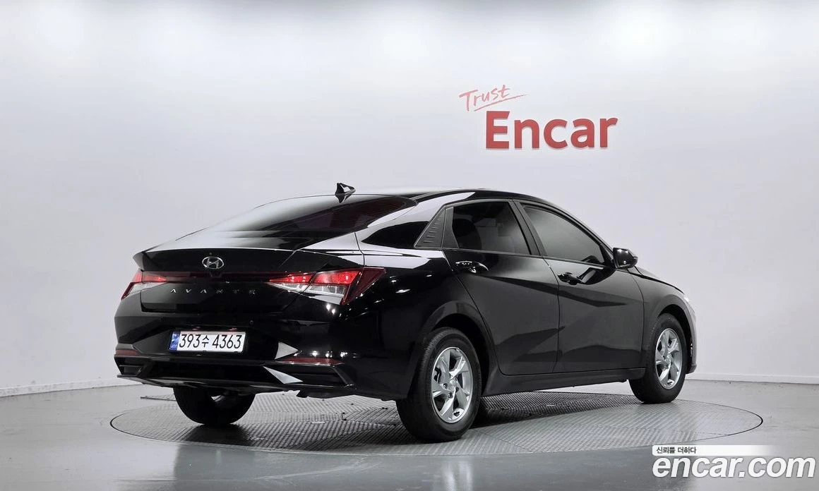 Hyundai Elantra 1.6 Modern, снимка 2 - Автомобили и джипове - 56155791