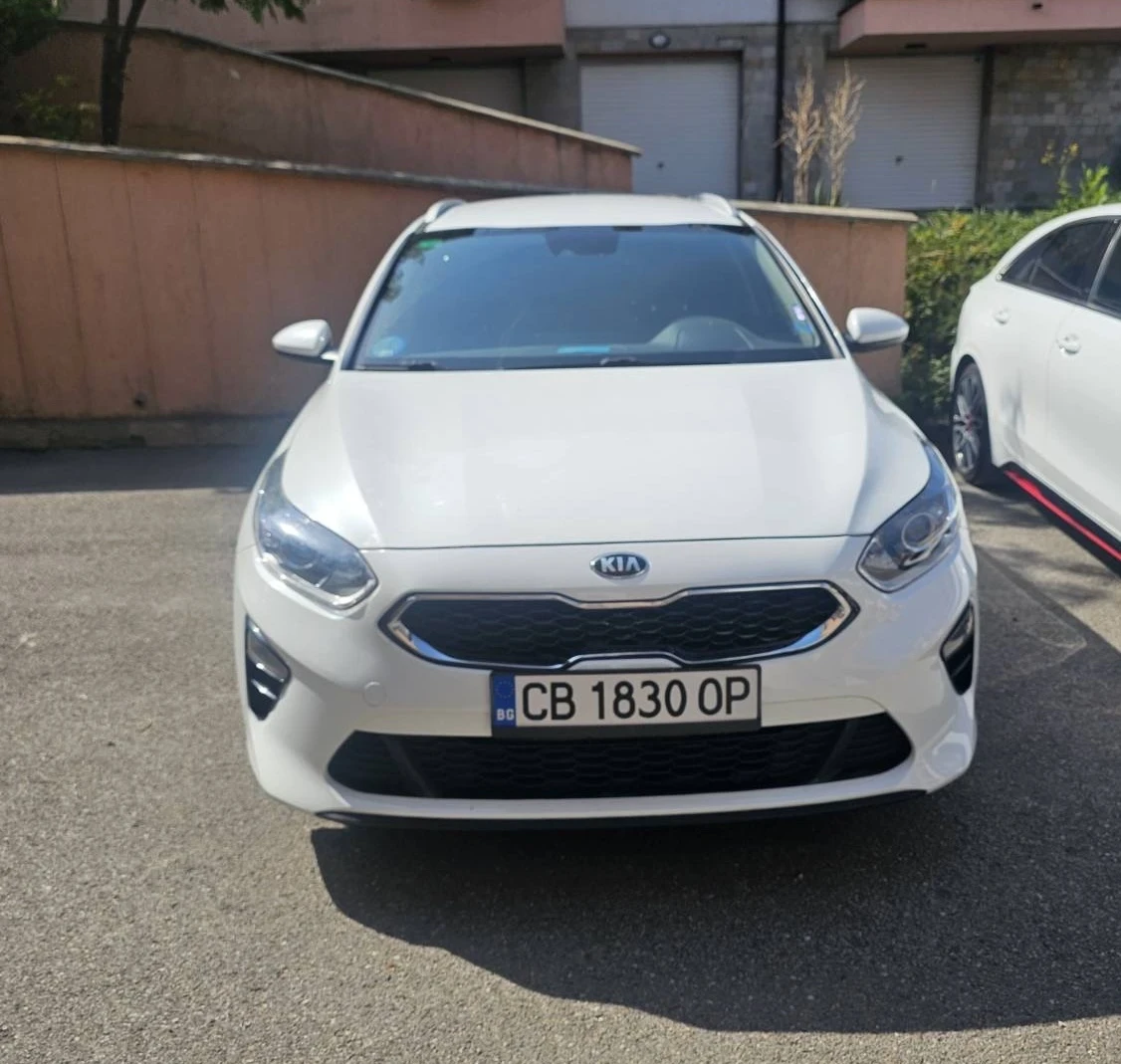Kia Ceed 1.6 MILD HIBRID, снимка 3 - Автомобили и джипове - 56272307