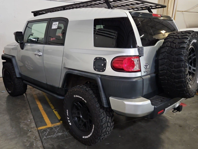 Toyota Fj cruiser 2008 Toyota FJ Cruiser Base, снимка 6 - Автомобили и джипове - 48300656