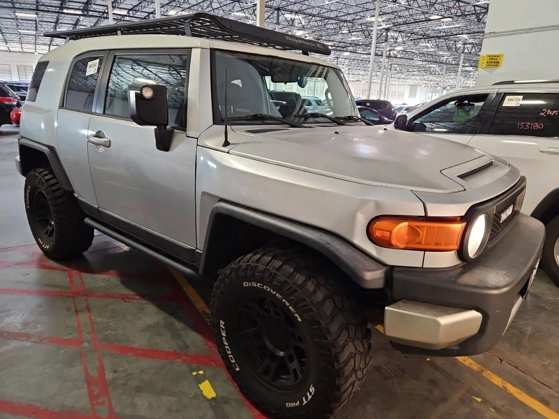 Toyota Fj cruiser 2008 Toyota FJ Cruiser Base, снимка 3 - Автомобили и джипове - 48300656