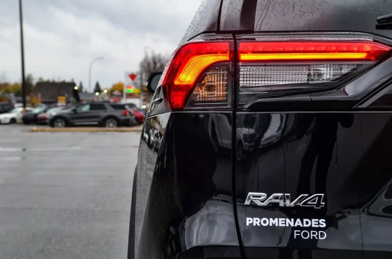 Toyota Rav4 * LE FWD* Midnight Black* CARFAX, снимка 14 - Автомобили и джипове - 52554052