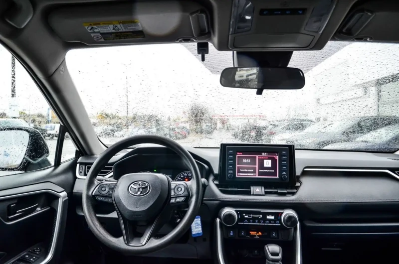 Toyota Rav4 * LE FWD* Midnight Black* CARFAX, снимка 10 - Автомобили и джипове - 52554052