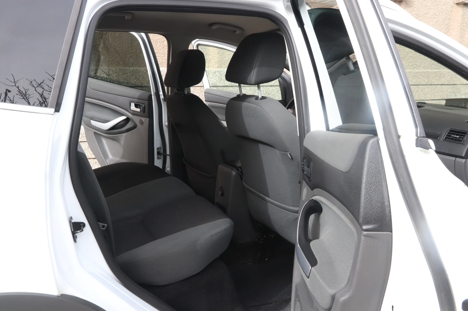 Ford Kuga  - изображение 6