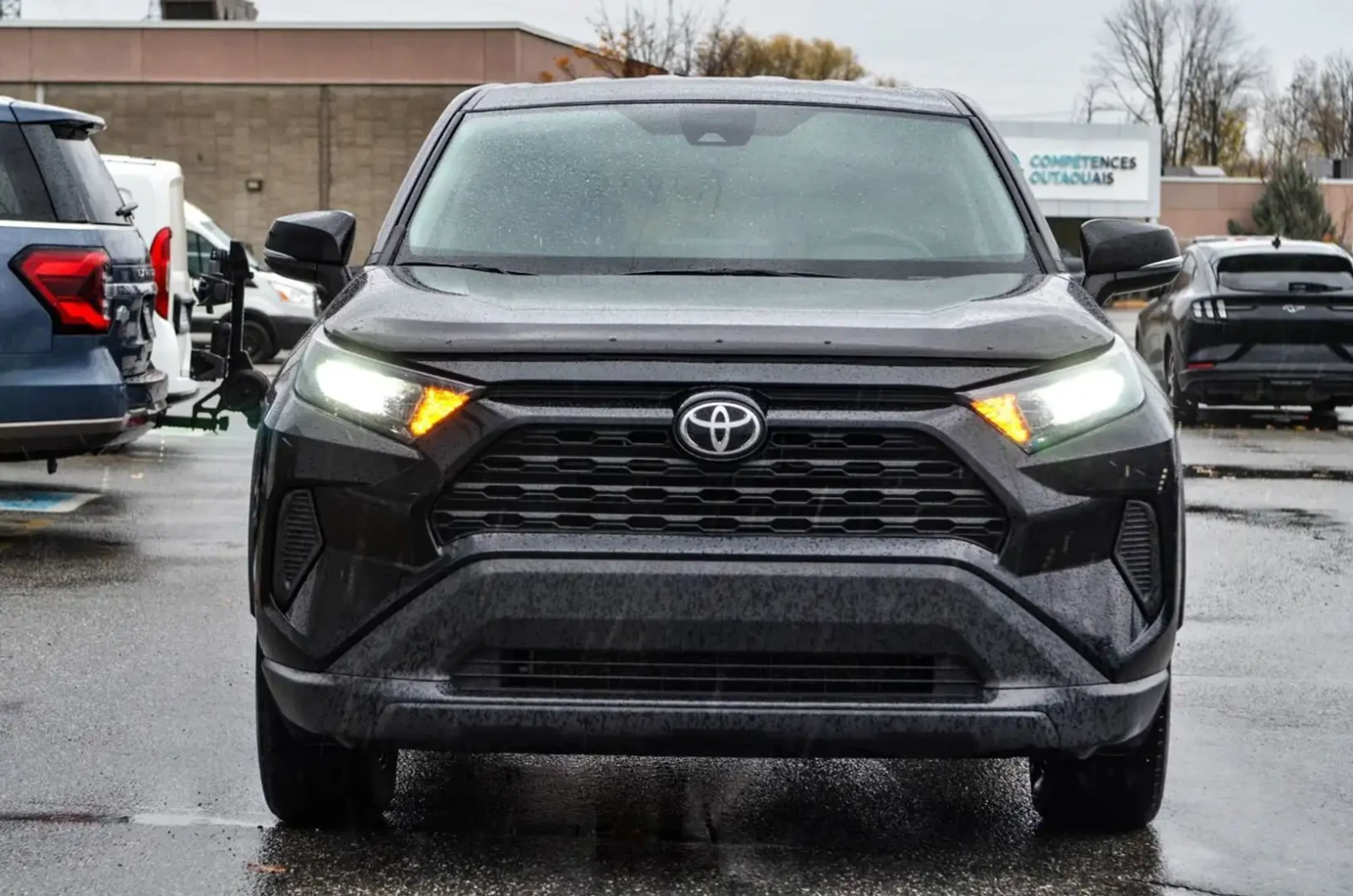 Toyota Rav4 * LE FWD* Midnight Black* CARFAX | Mobile.bg   3