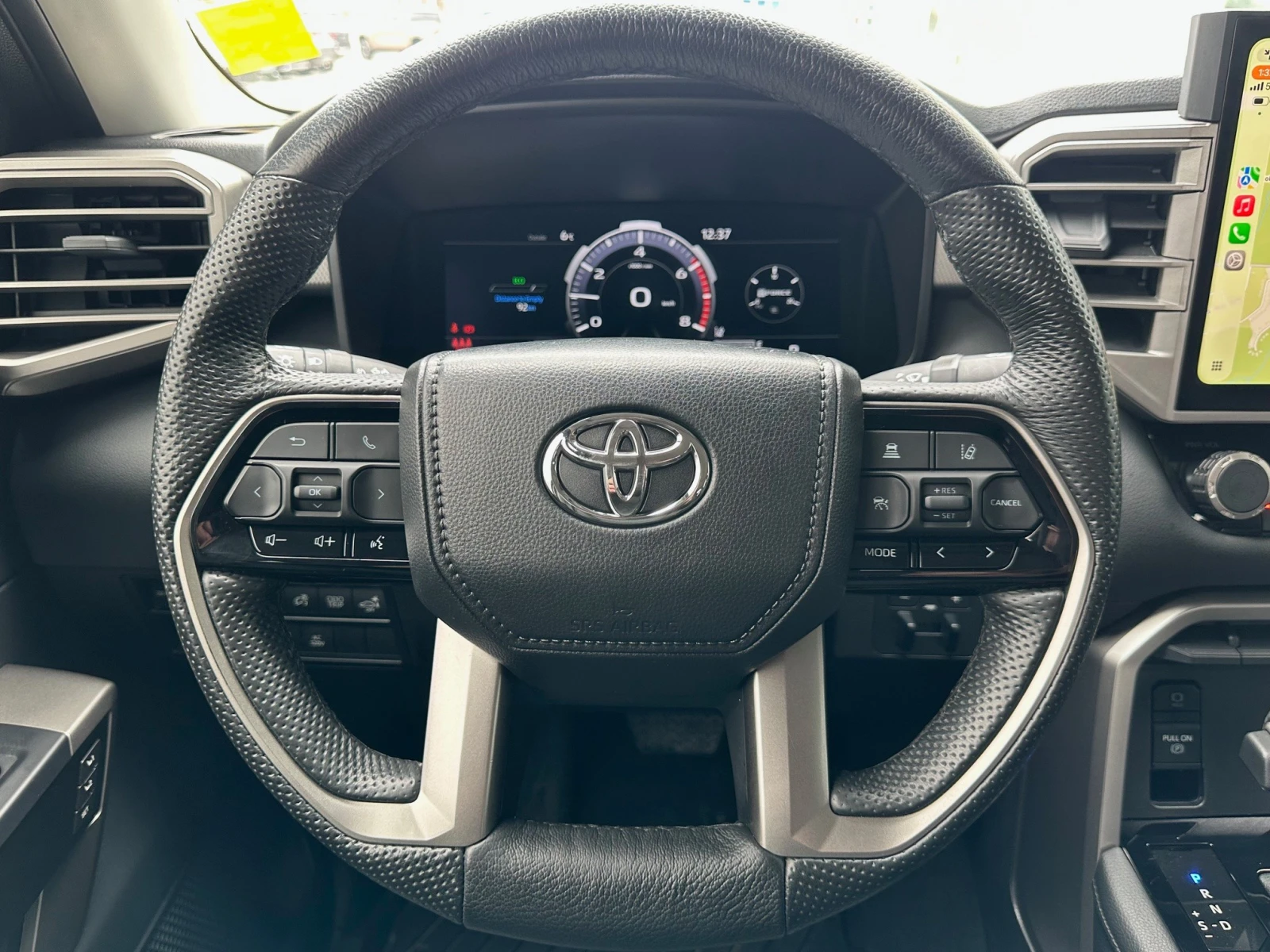 Toyota Tundra CREWMAX | LIMITED | DISTR | PANO | 14INCHSCREEN, снимка 13 - Автомобили и джипове - 54482702