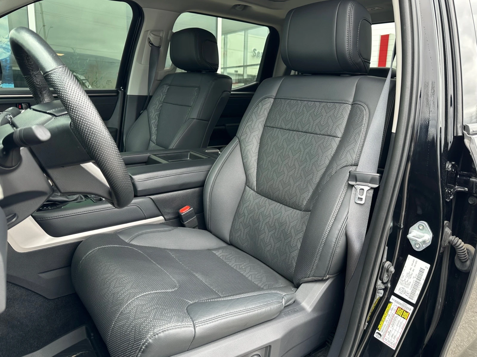 Toyota Tundra CREWMAX | LIMITED | DISTR | PANO | 14INCHSCREEN, снимка 7 - Автомобили и джипове - 54482702