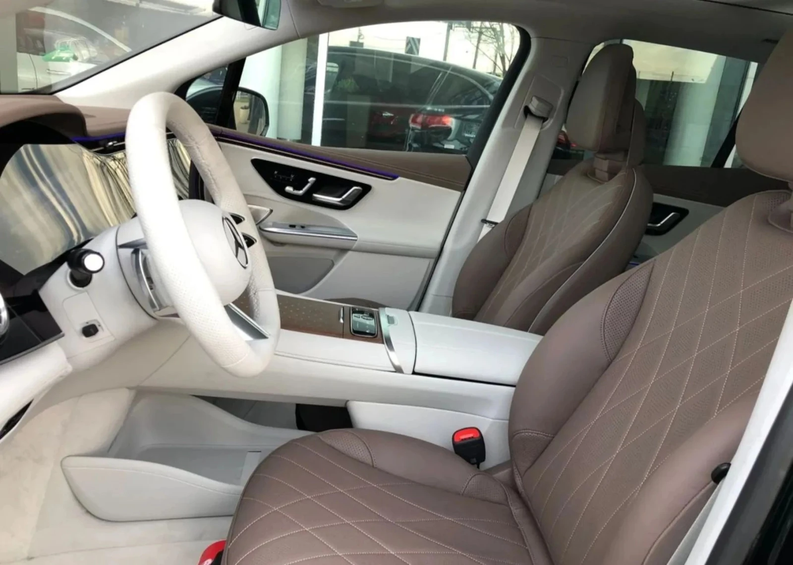 Mercedes-Benz EQC 400 85 kWh 4MATIC, снимка 8 - Автомобили и джипове - 54879435