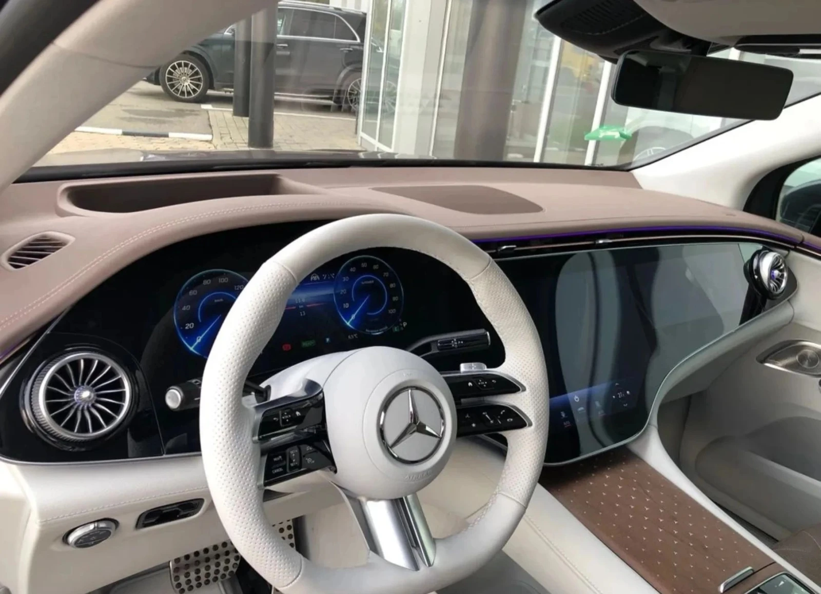 Mercedes-Benz EQC 400 85 kWh 4MATIC, снимка 5 - Автомобили и джипове - 54879435