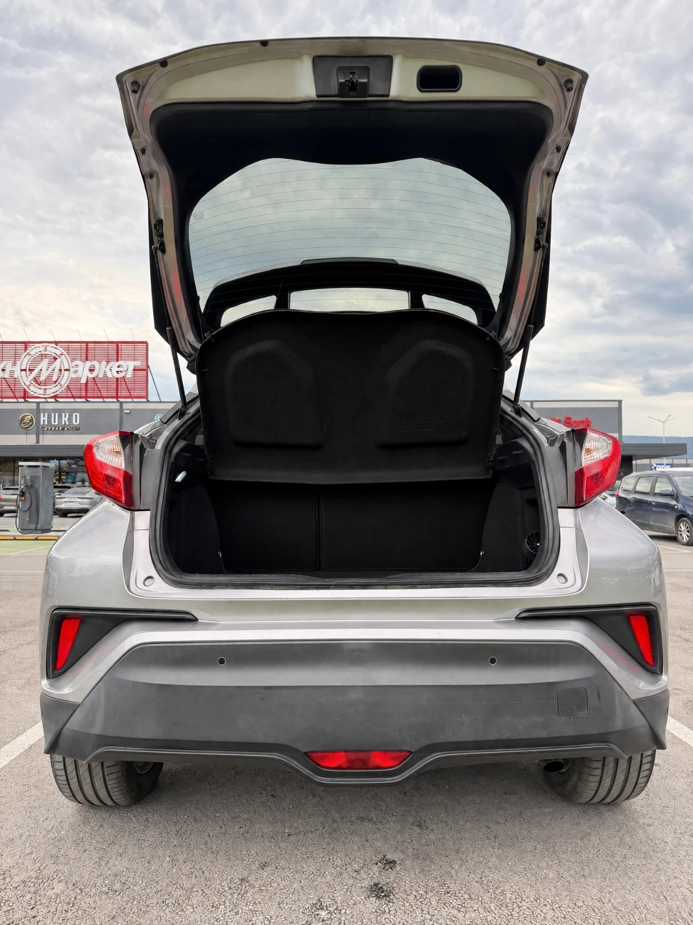 Toyota C-HR 1.8 Hybrid e-CVT, снимка 16 - Автомобили и джипове - 55213588