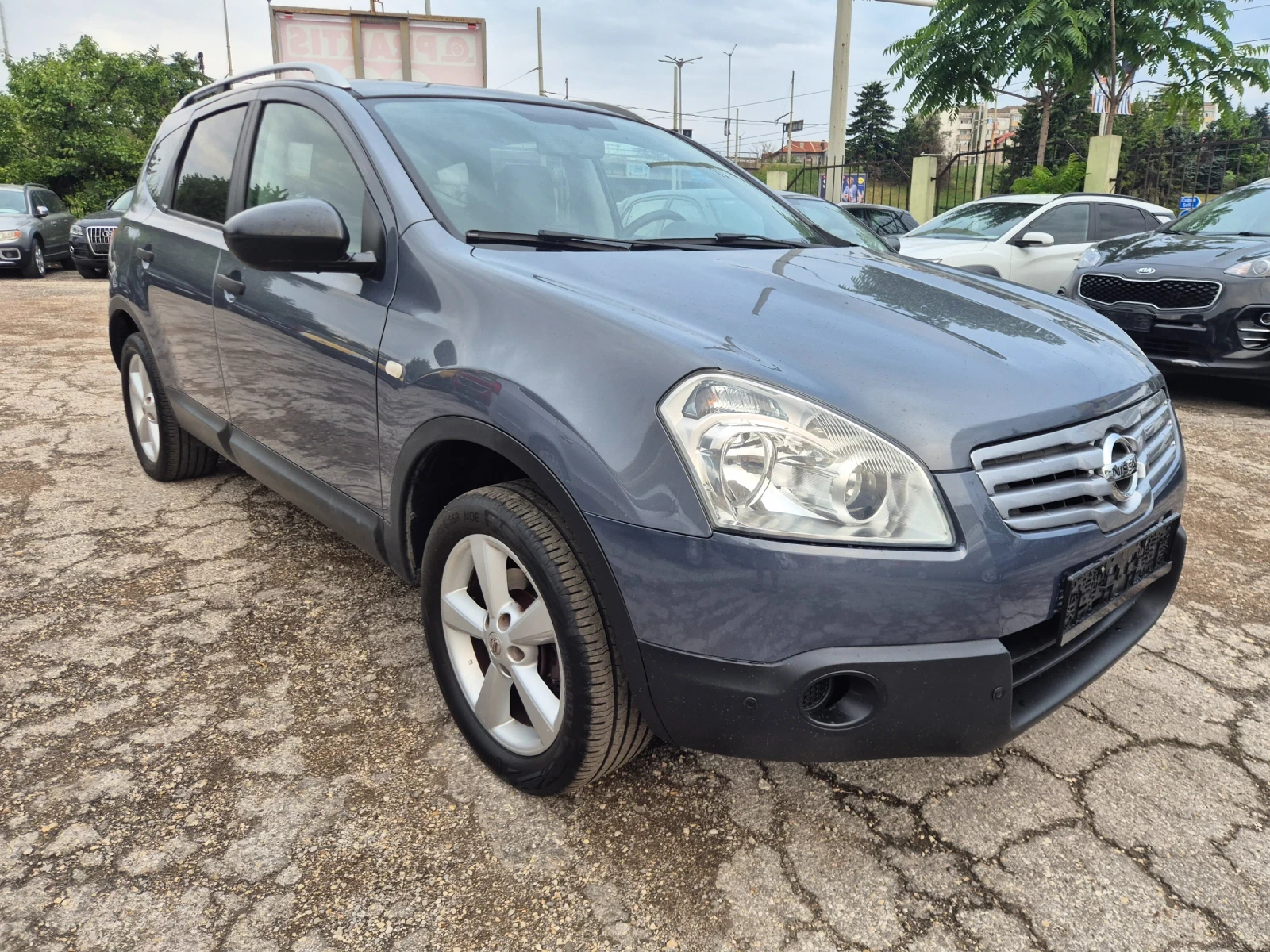 Nissan Qashqai + 2* 1.6i* GPL* 7-МЕСТЕН* ПАНОРАМА, снимка 3 - Автомобили и джипове - 55252980