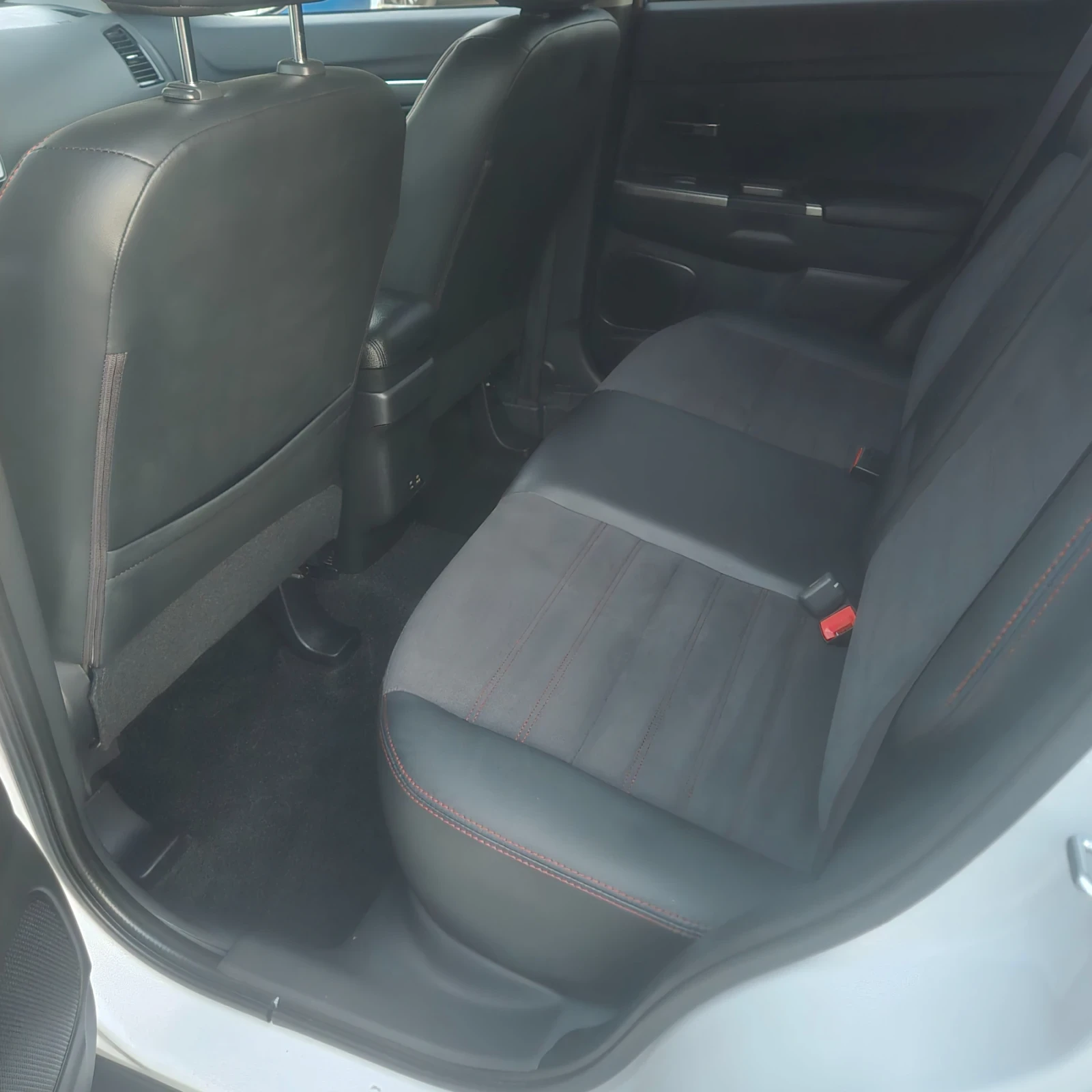 Mitsubishi ASX 2.4L, 4x4, 16 000 km !!!, снимка 9 - Автомобили и джипове - 55535275