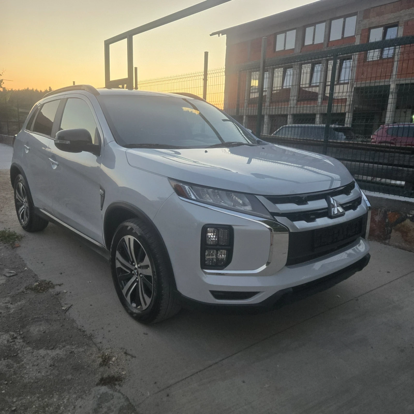Mitsubishi ASX 2.4L, 4x4, 16 000 km !!!, снимка 3 - Автомобили и джипове - 55535275