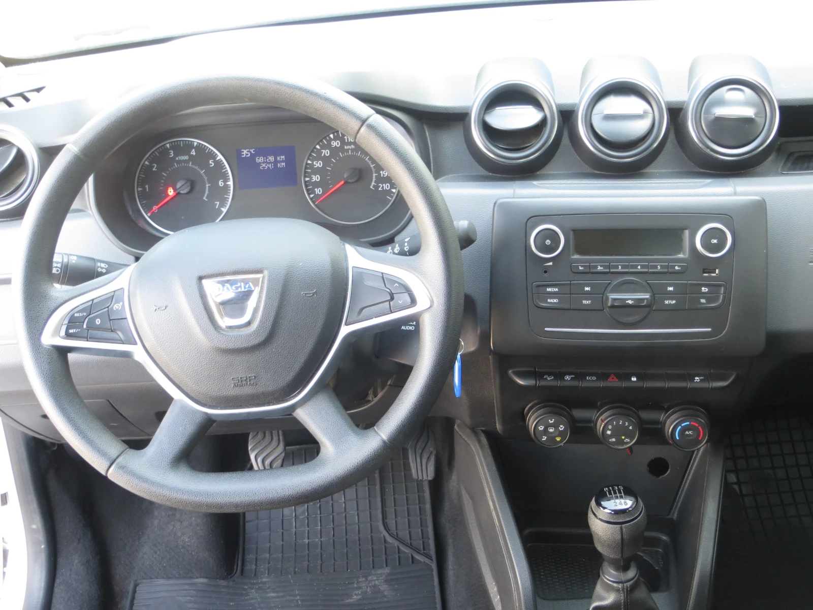 Dacia Duster 1, 5 DCI 4x4 ГАРАНЦИЯ, снимка 8 - Автомобили и джипове - 55888537