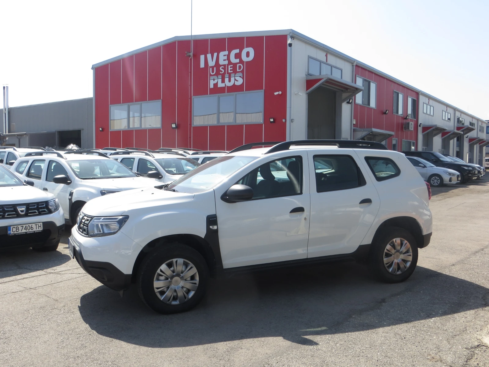 Dacia Duster 1, 5 DCI 4x4 ГАРАНЦИЯ, снимка 2 - Автомобили и джипове - 55888537