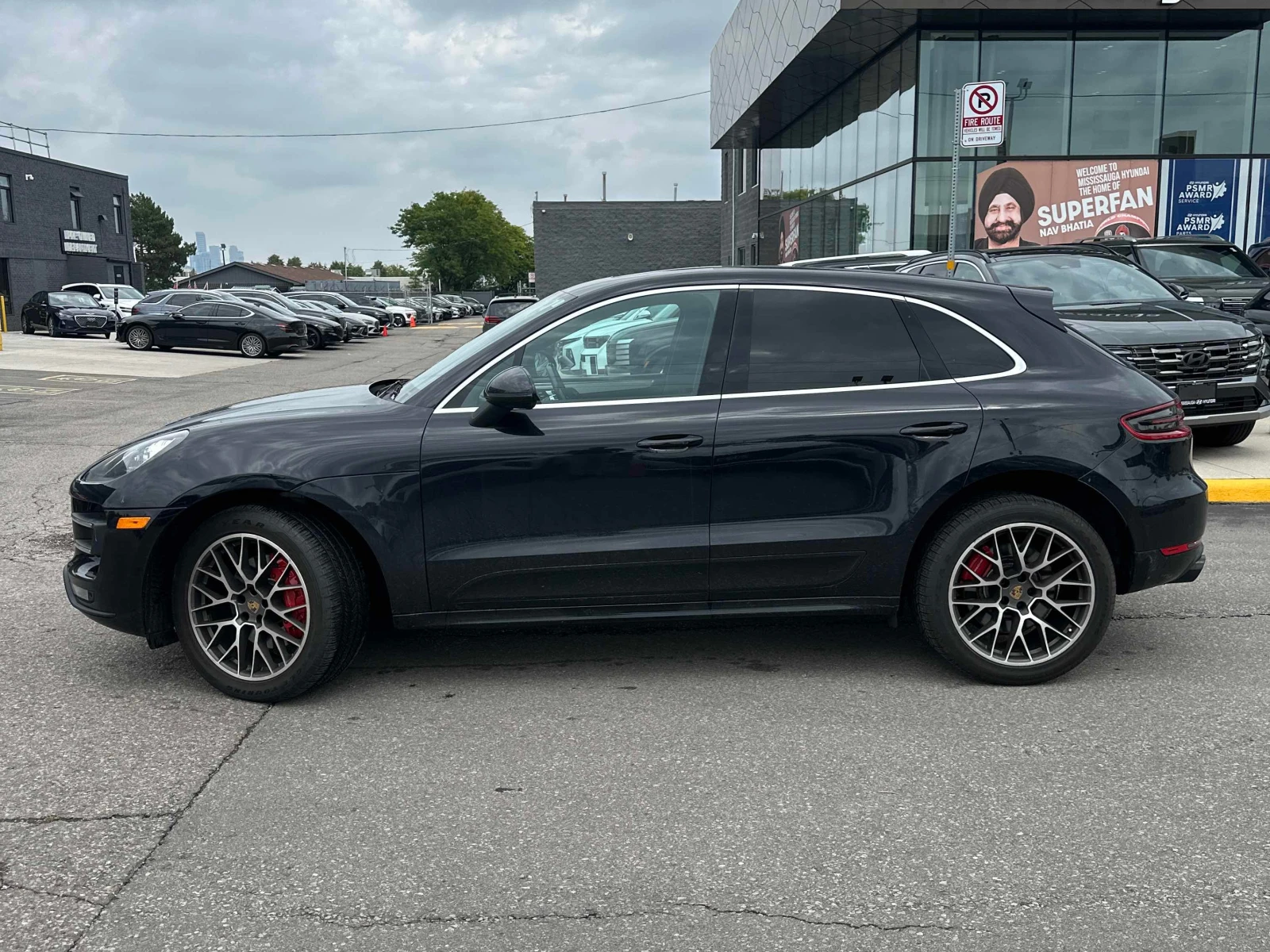 Porsche Macan * TURBO* BOSE* ОБДУХВАНЕ* ВИДЕО , снимка 2 - Автомобили и джипове - 55938382