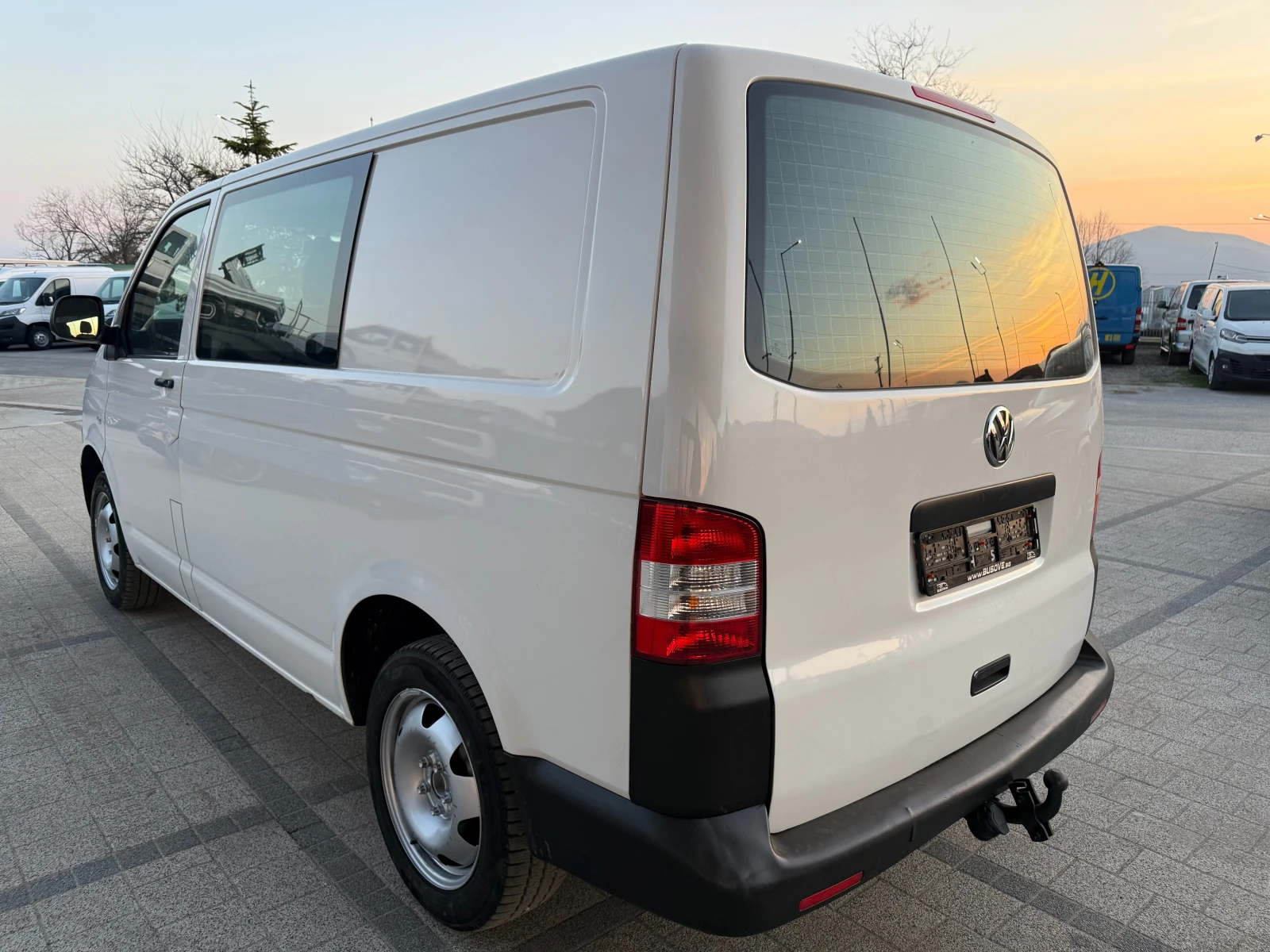 VW Transporter 2.0TDI 140к.с. Товаропътнически 5-местен Клима , снимка 5 - Бусове и автобуси - 53724350