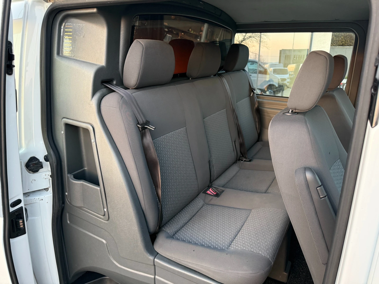 VW Transporter 2.0TDI 140к.с. Товаропътнически 5-местен Клима , снимка 9 - Бусове и автобуси - 53724350
