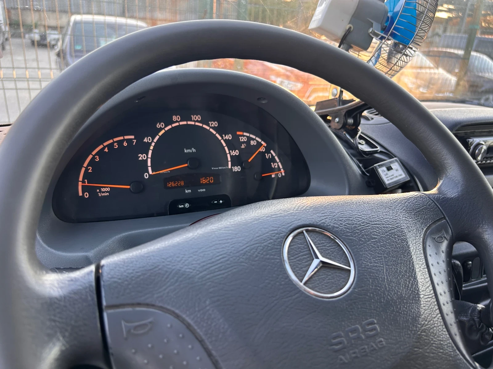Mercedes-Benz 212, снимка 10 - Бусове и автобуси - 56120601
