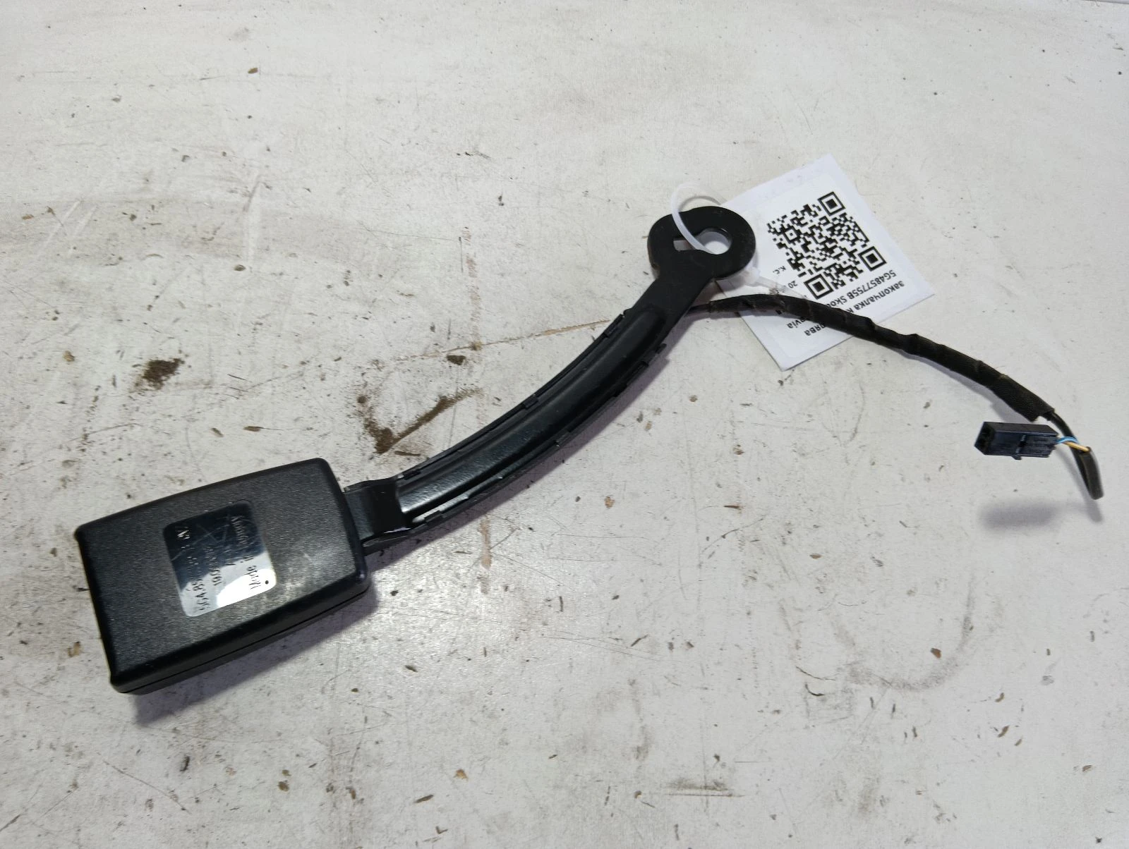 закопчалка колан лява 5G4857755B Skoda Octavia
