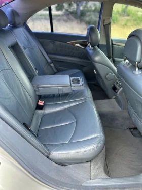 Mercedes-Benz E 320, снимка 11