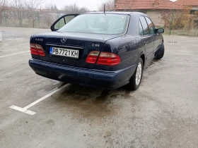 Mercedes-Benz E 200 2.2, снимка 4