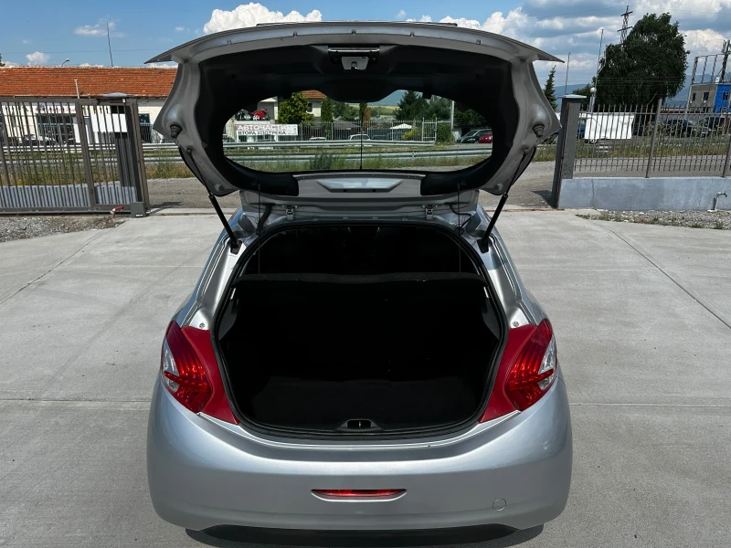 Peugeot 208, снимка 6 - Автомобили и джипове - 51696598