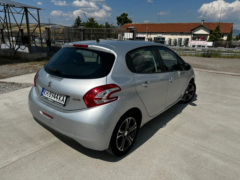 Peugeot 208, снимка 8 - Автомобили и джипове - 51696598