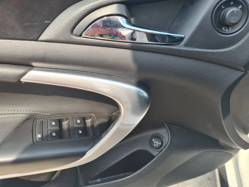 Opel Insignia 2.0 CDTI / OPC / 4x4, снимка 12 - Автомобили и джипове - 51130335