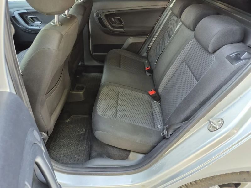 Skoda Fabia 1.6 TDI, снимка 12 - Автомобили и джипове - 52516191