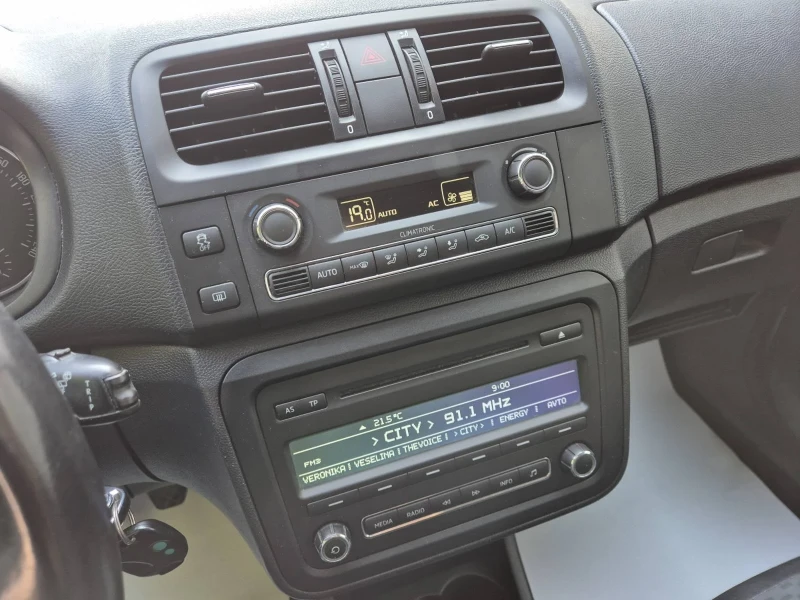 Skoda Fabia 1.6 TDI, снимка 11 - Автомобили и джипове - 52516191