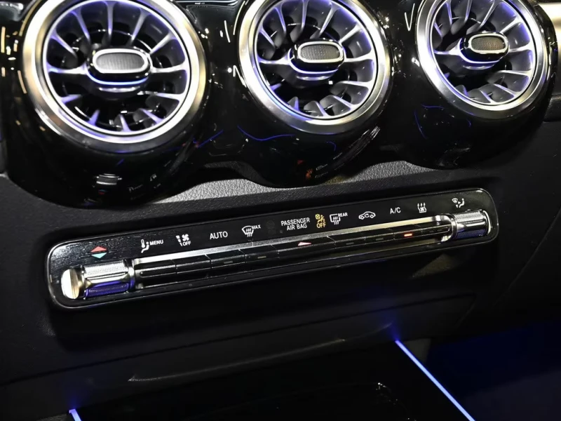 Mercedes-Benz EQB 250/AMG/190HP/LED/NAVI/CAM/AMBI/DIGITAL/DAB/828f, снимка 8 - Автомобили и джипове - 52116977