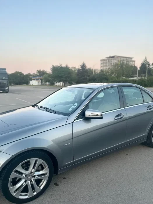 Mercedes-Benz C 200, снимка 3 - Автомобили и джипове - 47495158