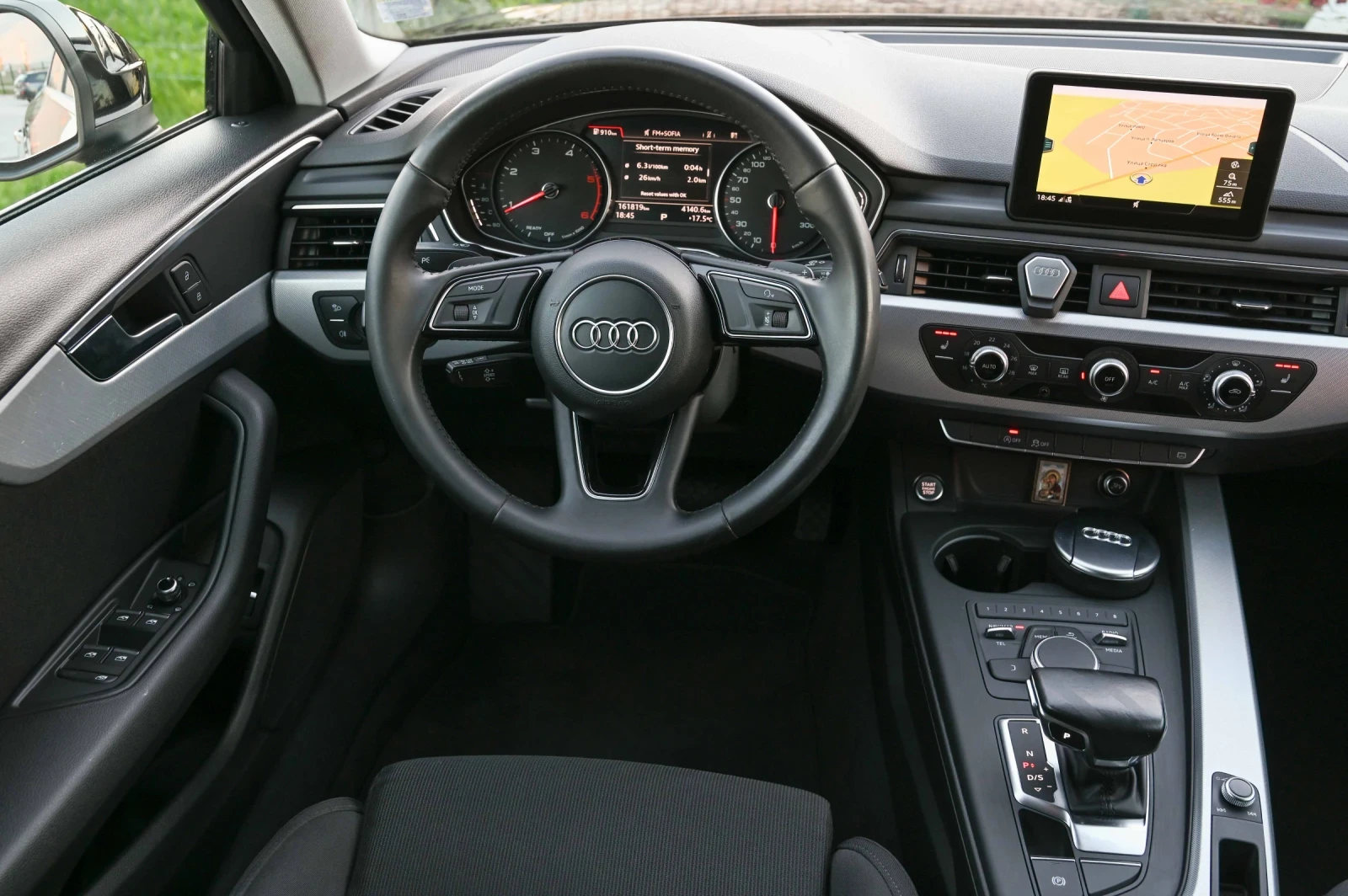 Audi A4 2.0TDI* LED* Keyless* Подгрев - изображение 9