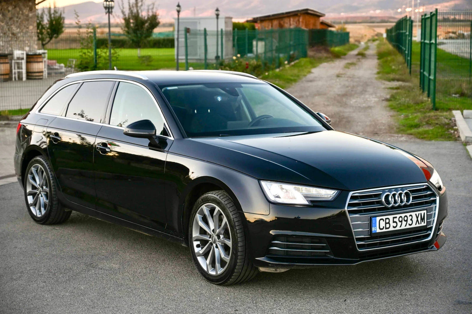 Audi A4 2.0TDI* LED* Keyless* Подгрев - изображение 6