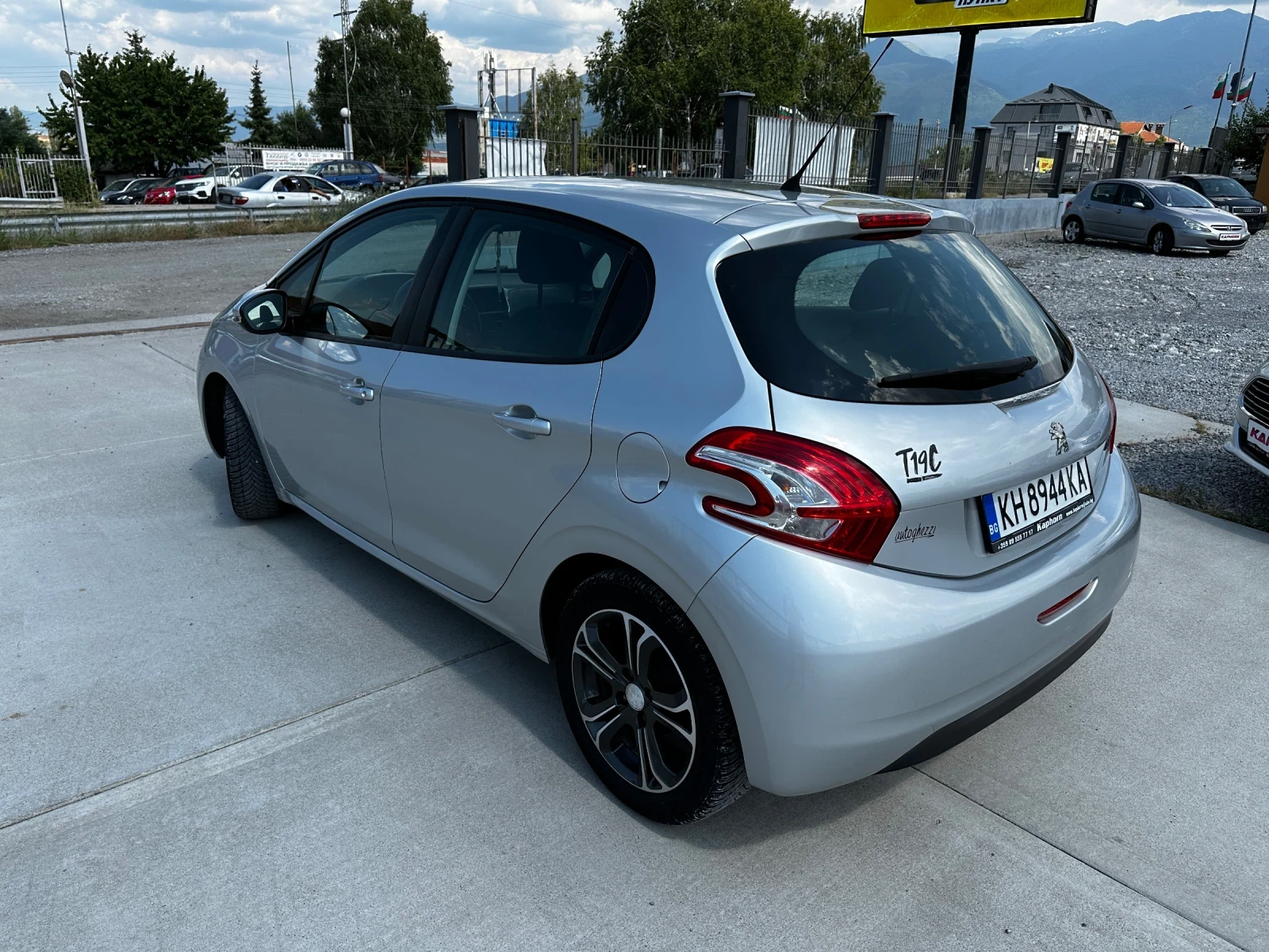 Peugeot 208  - изображение 4
