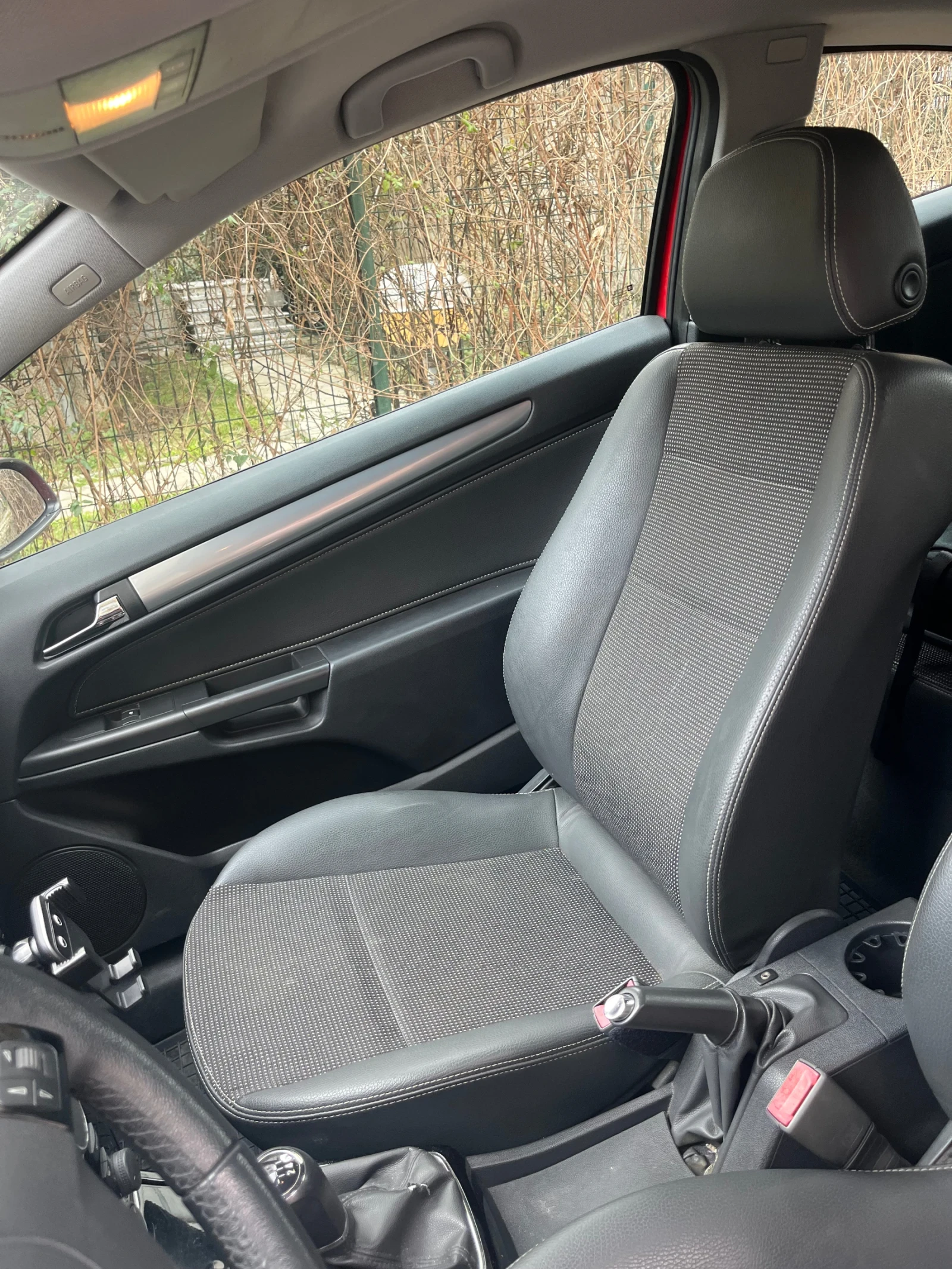 Opel Astra GTC, снимка 6 - Автомобили и джипове - 53610889