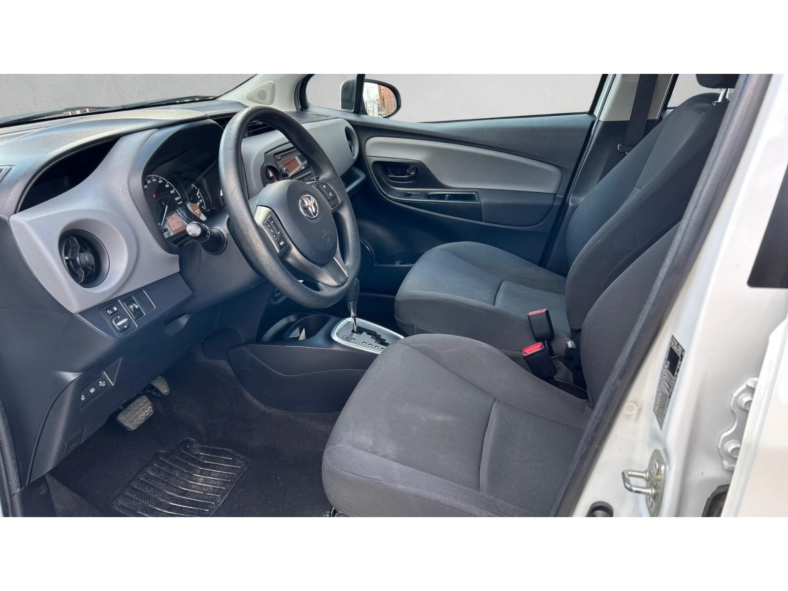 Toyota Yaris 1.5 HSD, Месечна вноска от 222  , снимка 11 - Автомобили и джипове - 53989570
