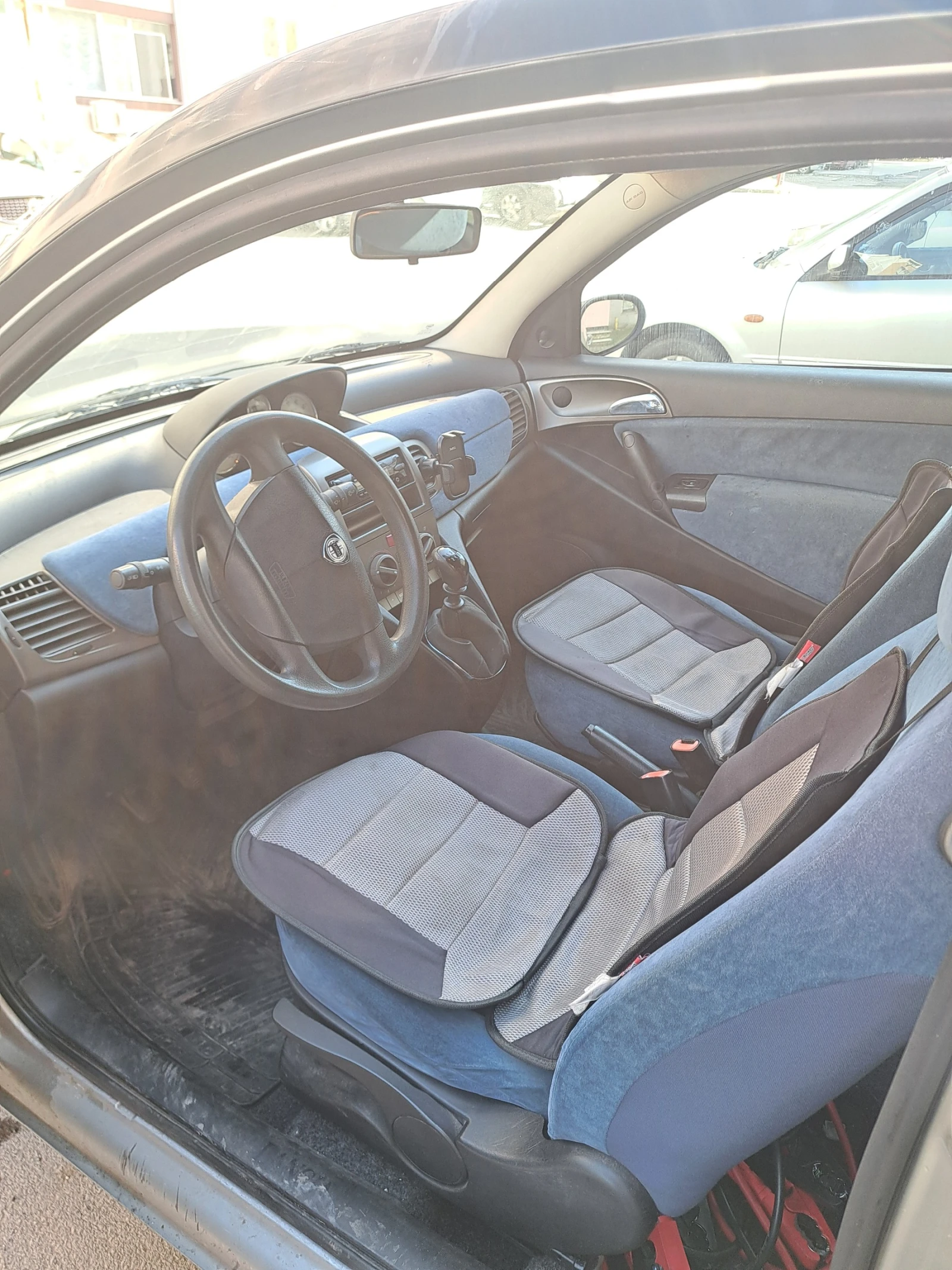 Lancia Ypsilon, снимка 5 - Автомобили и джипове - 54257539