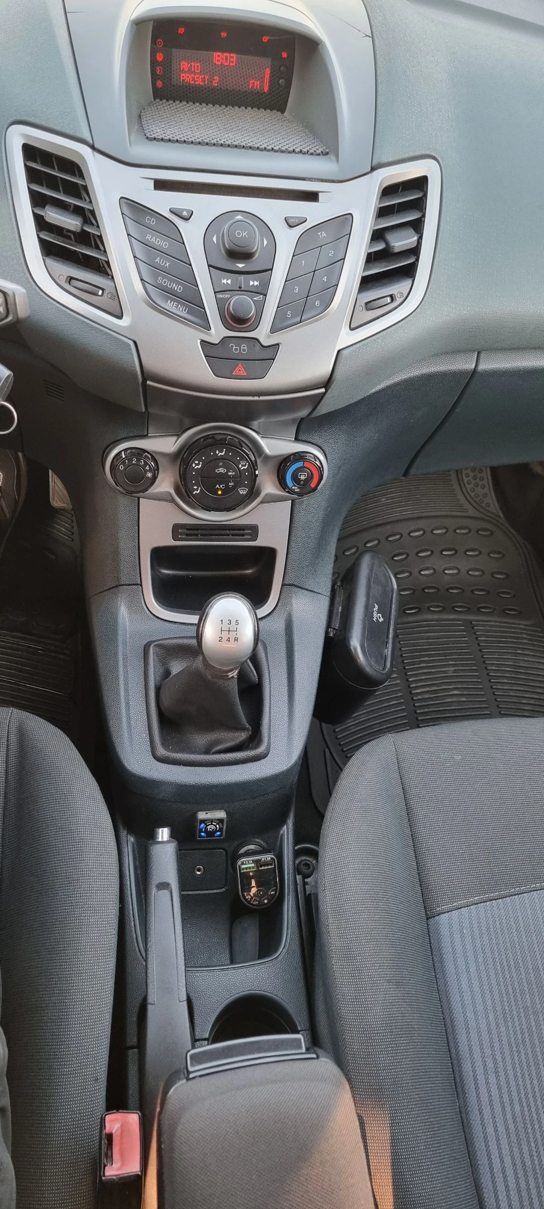 Ford Fiesta, снимка 12 - Автомобили и джипове - 54767745