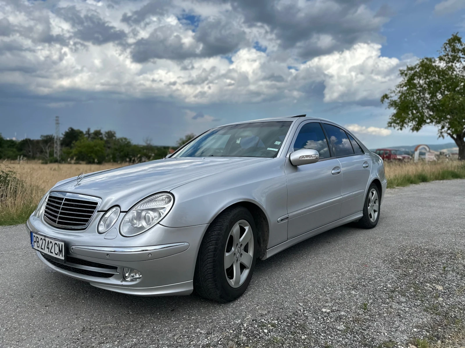Mercedes-Benz E 320, снимка 2 - Автомобили и джипове - 54931971