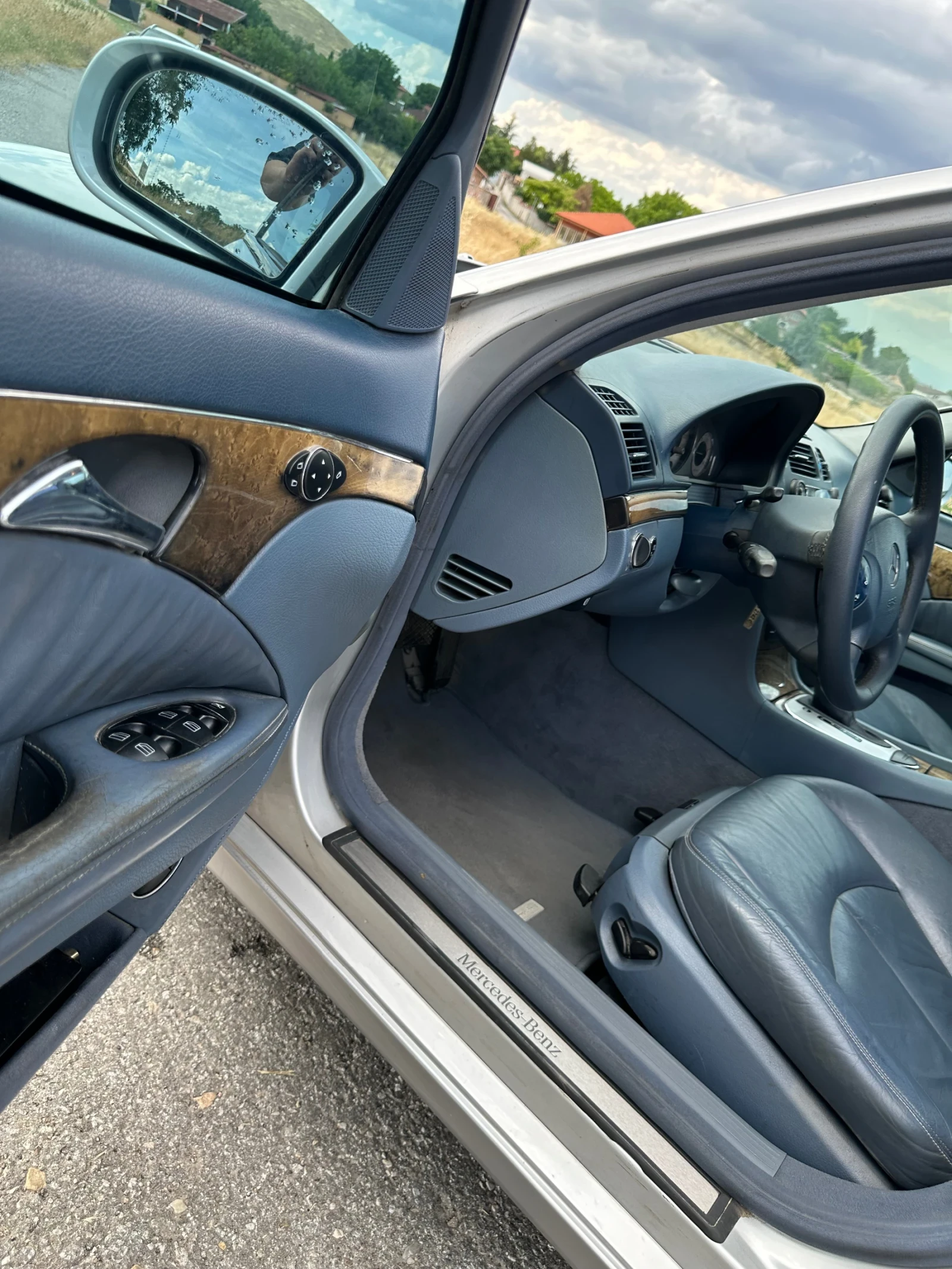 Mercedes-Benz E 320, снимка 12 - Автомобили и джипове - 54931971